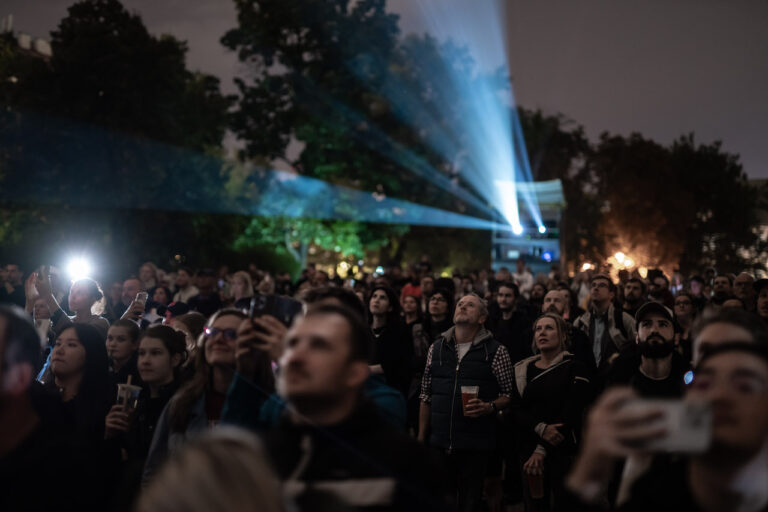 Signal Festival 2024 rozzáří videomappingy Arcibiskupský palác a Městskou knihovnu