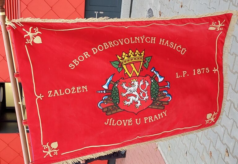 Dobrovolní hasiči z Jílového u Prahy mají novou hasičskou zbrojnici