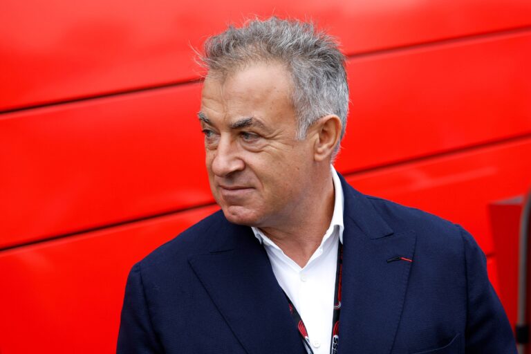 Legenda Formule 1 Jean Alesi zavítá do Prahy